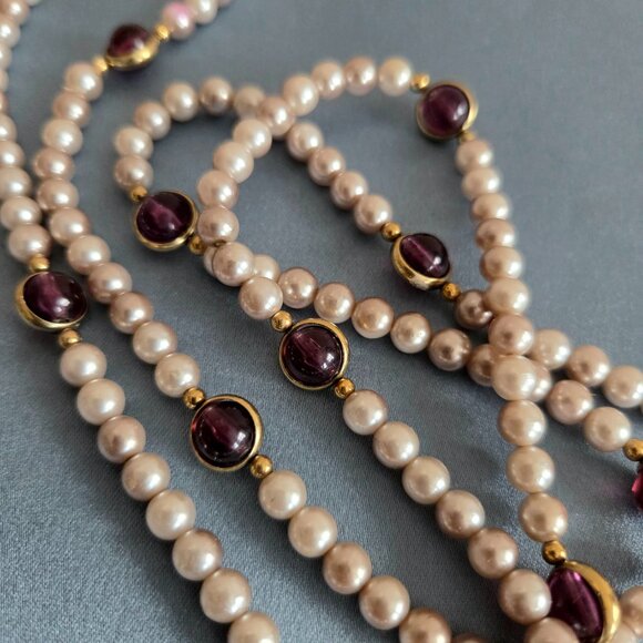 Vintage faux pearls and Amethyst glass necklace. Retro jewelry. - Picture 1 of 4